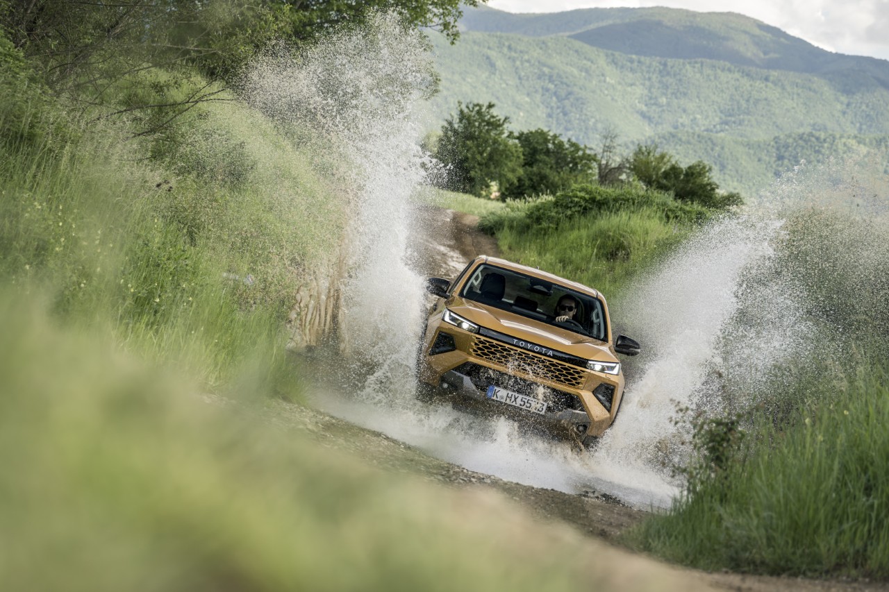 Mild-hybridní Toyota Hilux v Česku startuje pod milionem korun