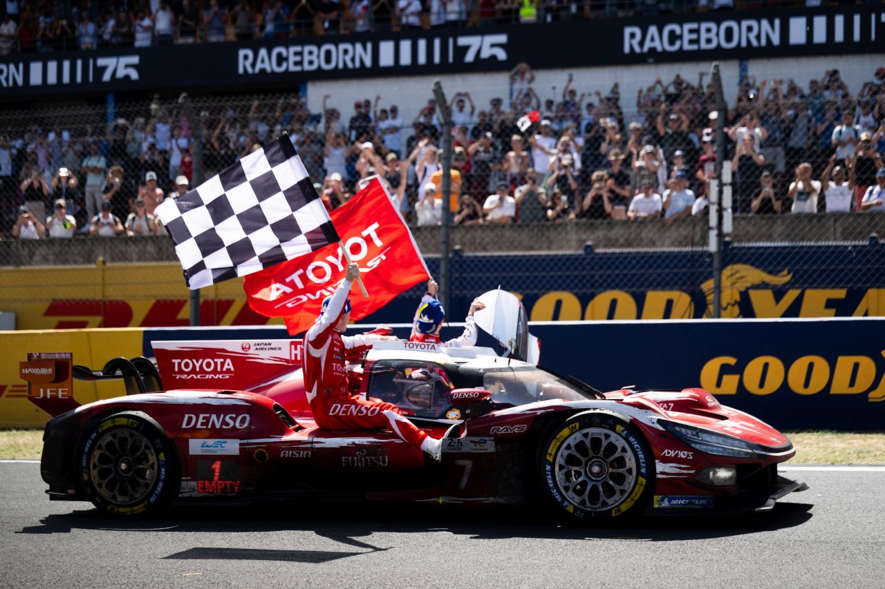 Toyota je vítězem závodu 24 hodin Le Mans