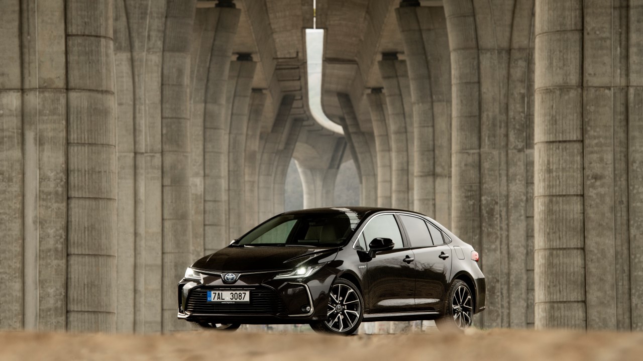 Elegantní Camry, praktická Corolla i užitkový Proace Verso. Toyota snižuje ceny operativního leasingu