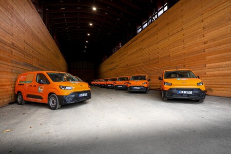 Toyota rozšířila vozový park Pražských služeb o 18 elektrických vozů Proace City 