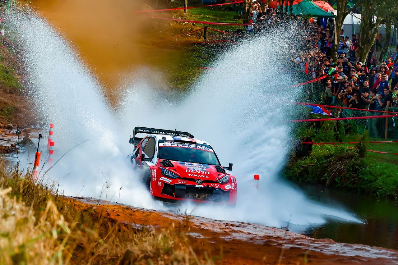 Rallye Paraguay: Pajari jako v ráji s historickým hattrickem pro   TGR-WRT