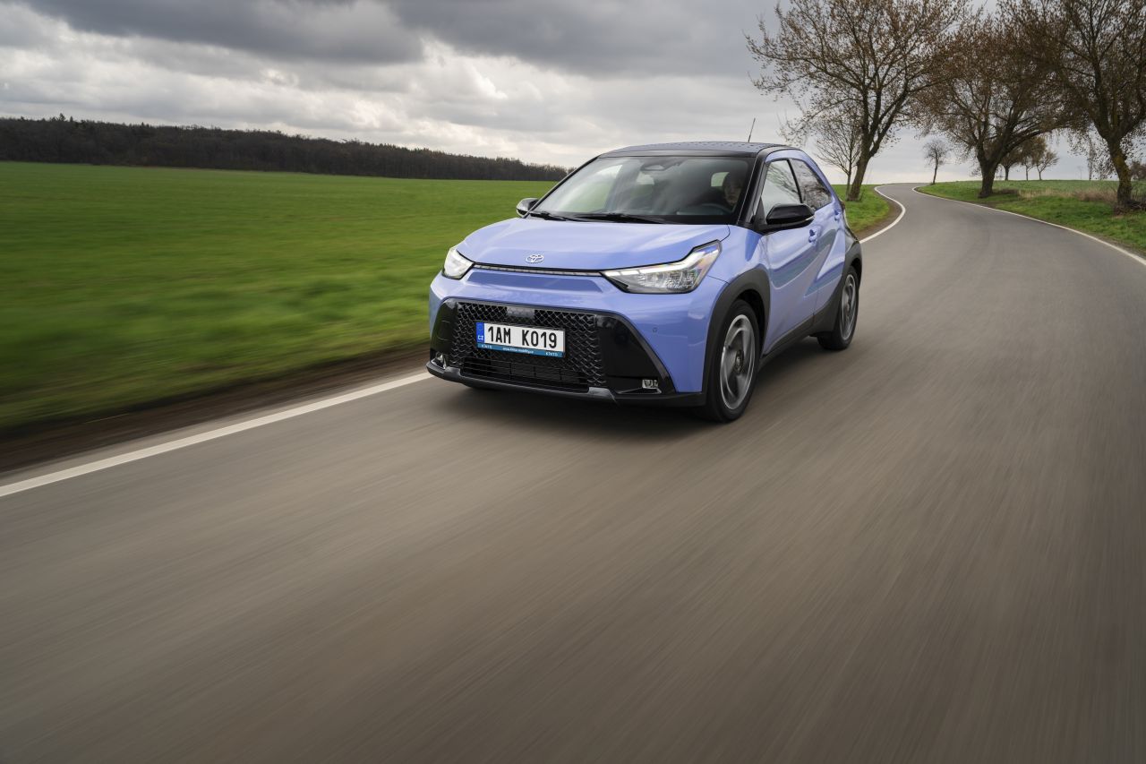Toyota Víkend 12.-13. září s novou podzimní nabídkou, při nákupu osobních vozů je možné ušetřit až 290 500 korun