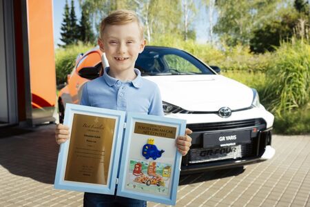 Dvě české děti vyhrály ve světovém finále výtvarné soutěže Toyota Dream Car Art Contest
