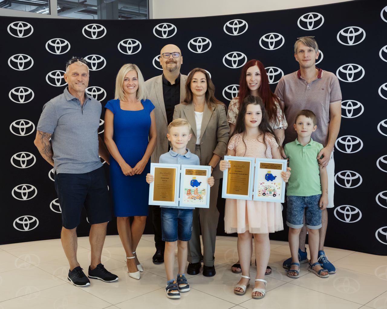 Dvě české děti vyhrály ve světovém finále výtvarné soutěže Toyota Dream Car Art Contest