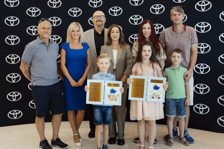 Dvě české děti vyhrály ve světovém finále výtvarné soutěže Toyota Dream Car Art Contest