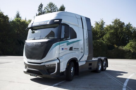 Toyota bude dodávat vodíkové palivové články pro IVECO 