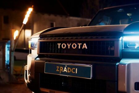Toyota je podruhé partnerem Zrádců na TV Prima. Model Land Cruiser je opět součástí děje