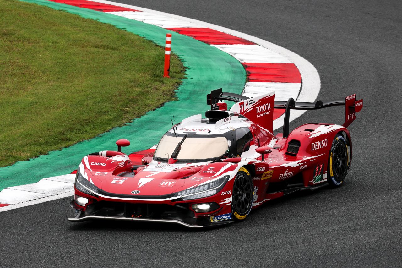  Toyota Racing triumfovala v dramatickém domácím závodě Šest hodin Fuji