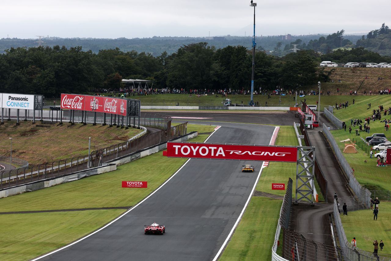 Toyota Racing triumfovala v dramatickém domácím závodě Šest hodin Fuji