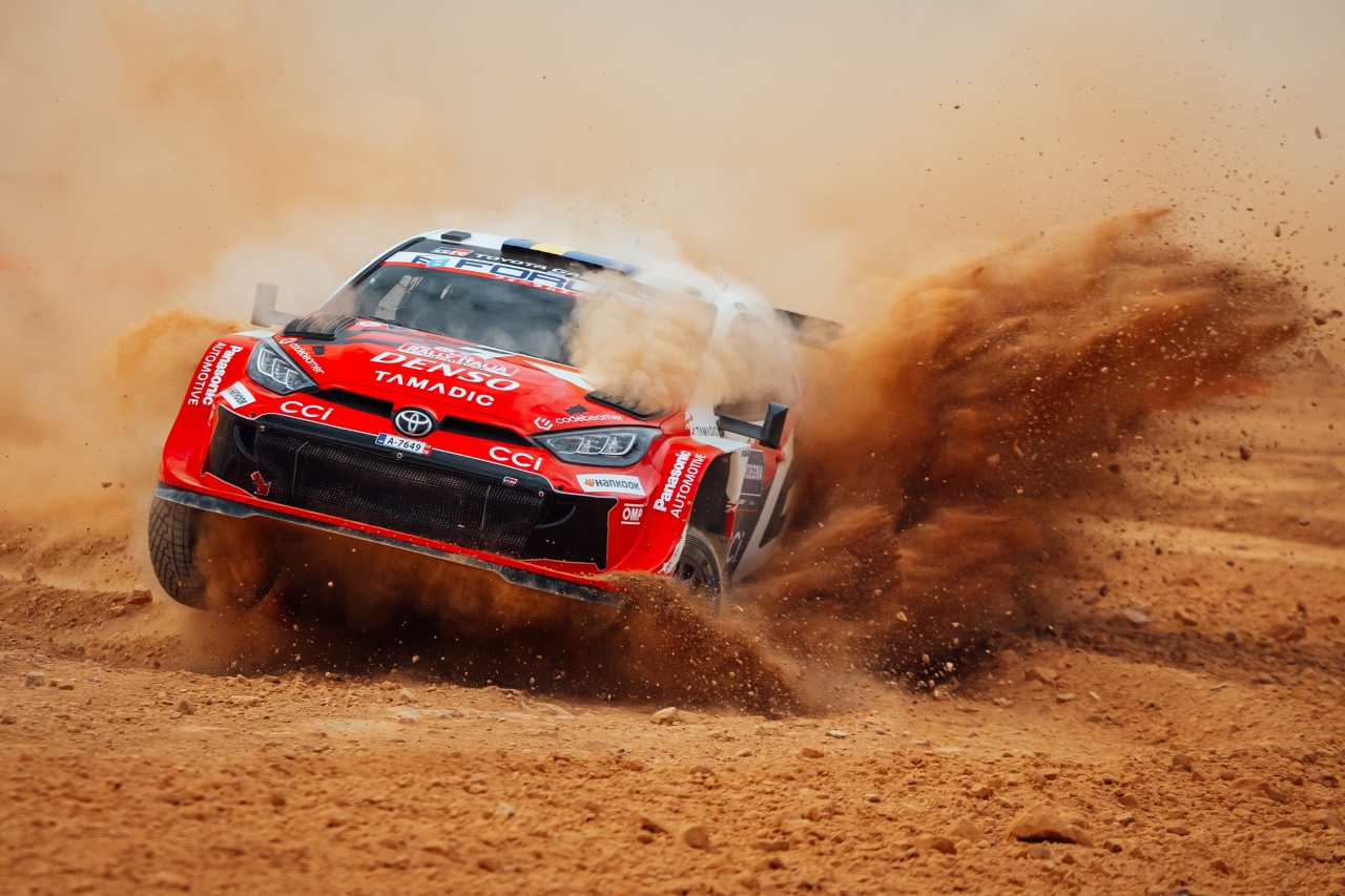 Italská rallye na Sardinii: Evans a Martin získali v napínavém finále tituly světových šampionů