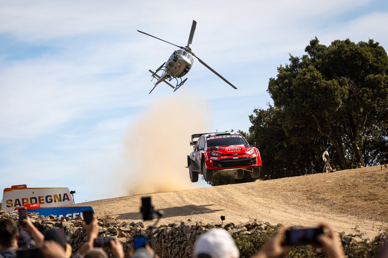 Italská rallye na Sardinii: Evans a Martin získali v napínavém finále tituly světových šampionů
