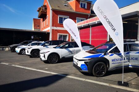 Městská policie testuje elektrickou Toyotu bZ4X Touring