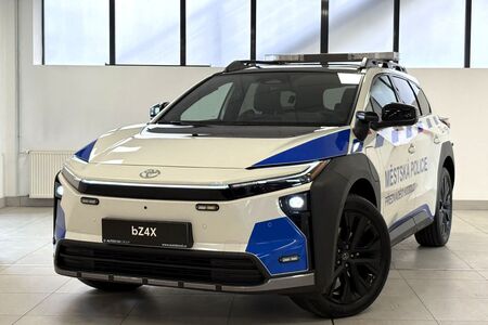 Městská policie testuje elektrickou Toyotu bZ4X Touring