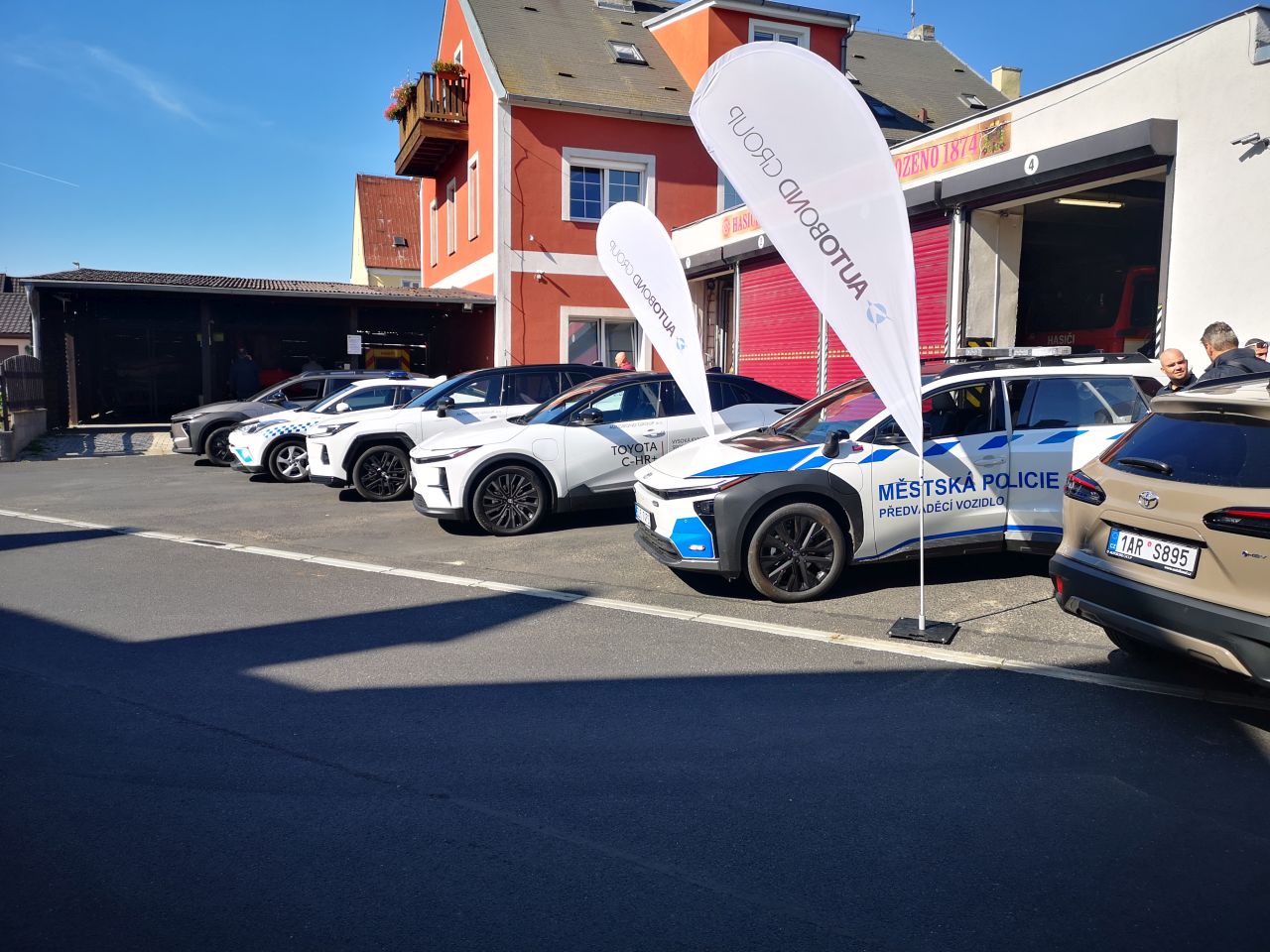 Městská policie testuje elektrickou Toyotu bZ4X Touring