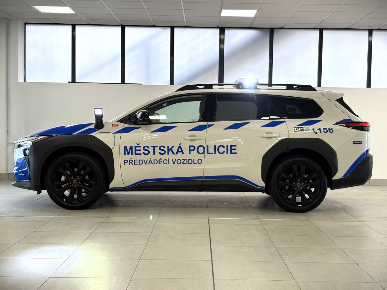 Městská policie testuje elektrickou Toyotu bZ4X Touring