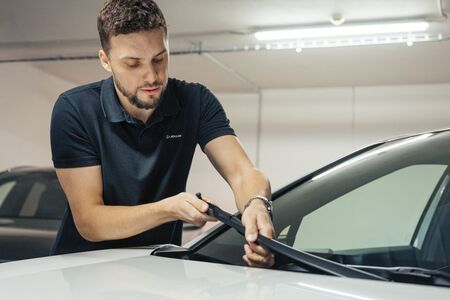 Jen přezout gumy nestačí. Připravte auto na zimu a ušetřete