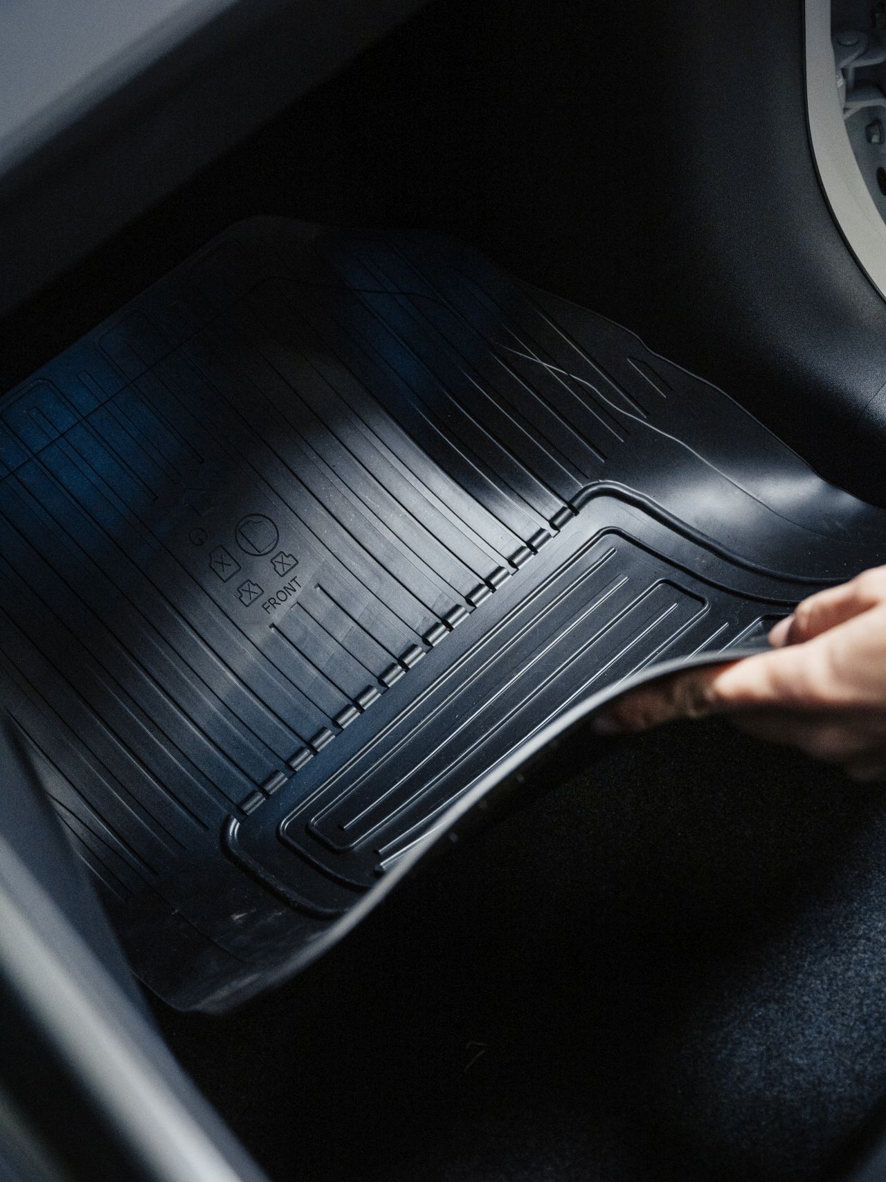 Jen přezout gumy nestačí. Připravte auto na zimu a ušetřete