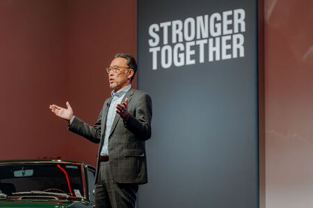Toyota vyzývá k partnerství pro konkurenceschopnost evropského auto průmyslu