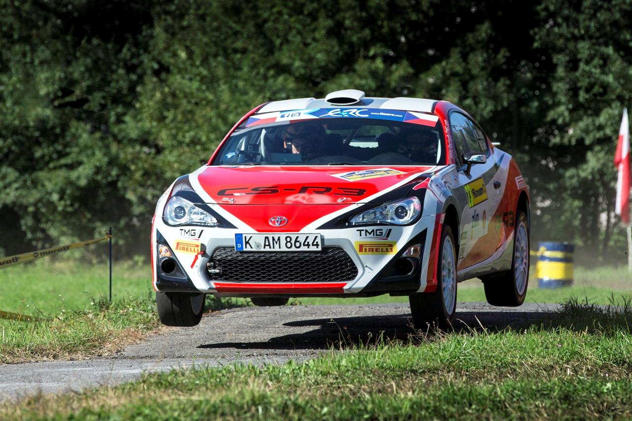 ﻿Rossetti s Toyotou slavil na Barum Rally pódiové umístění ve své kategorii