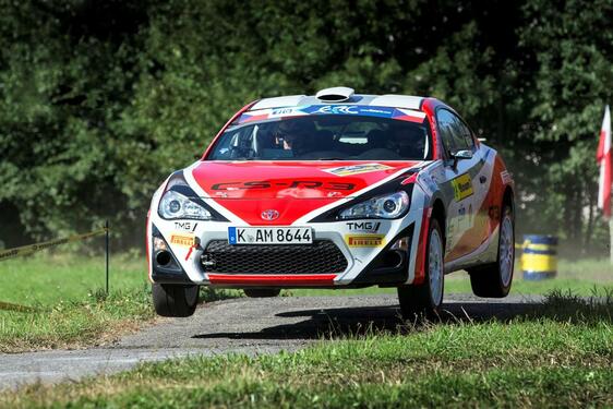 ﻿Rossetti s Toyotou slavil na Barum Rally pódiové umístění ve své kategorii