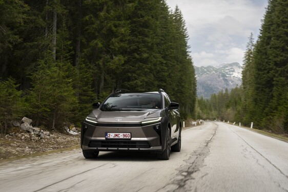 bZ4X Touring 2025
