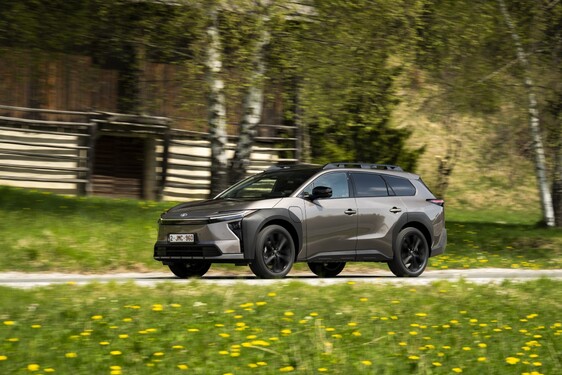 bZ4X Touring 2025