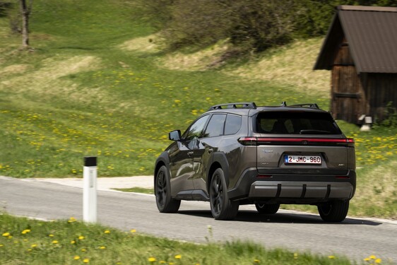 bZ4X Touring 2025