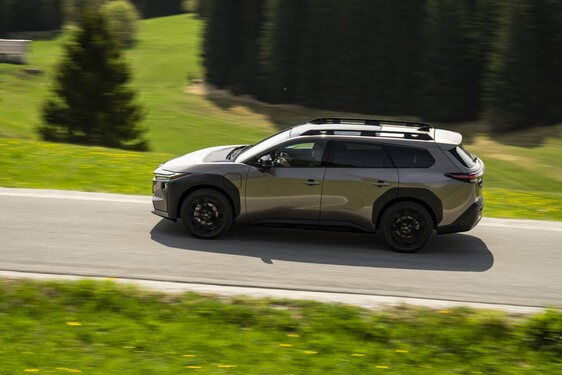 bZ4X Touring 2025