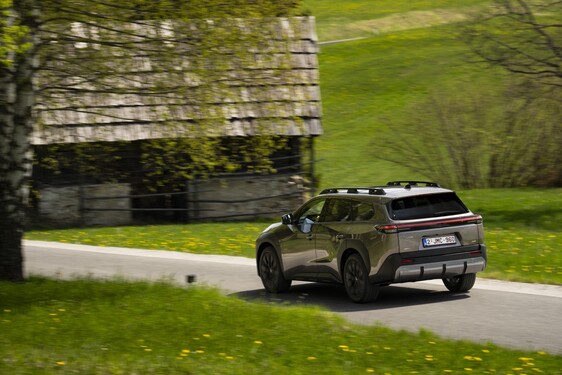 bZ4X Touring 2025