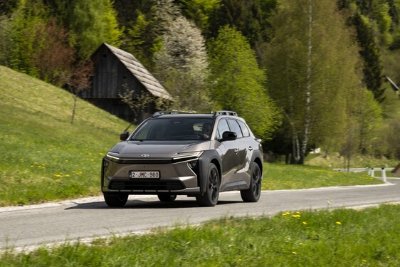bZ4X Touring 2025