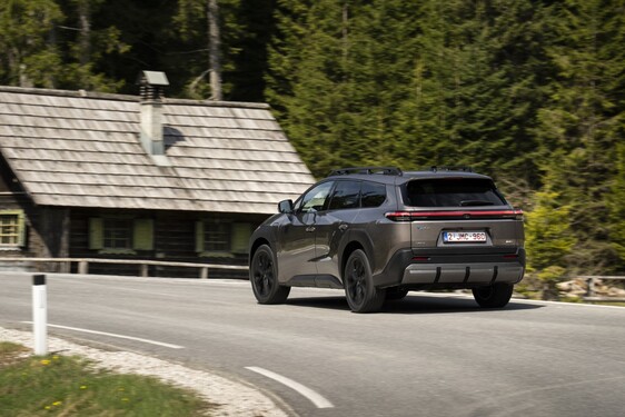 bZ4X Touring 2025