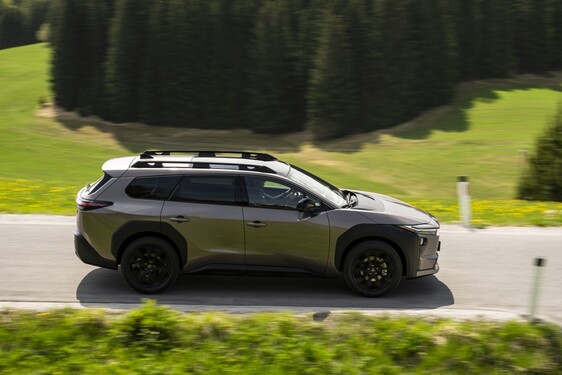bZ4X Touring 2025