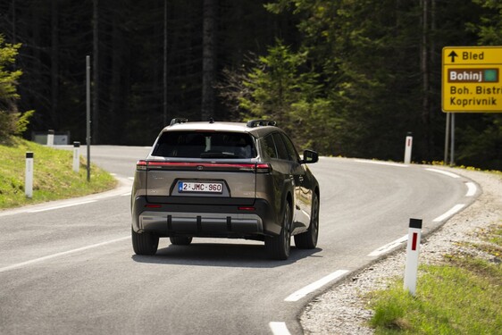 bZ4X Touring 2025