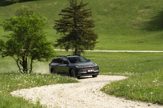 bZ4X Touring 2025