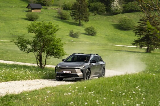 bZ4X Touring 2025