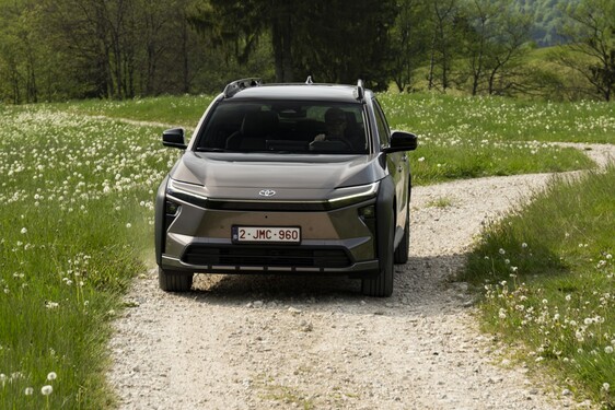 bZ4X Touring 2025