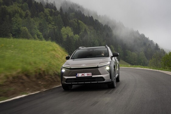 bZ4X Touring 2025