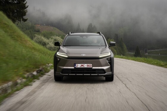 bZ4X Touring 2025