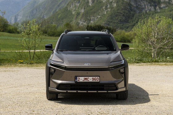 bZ4X Touring 2025