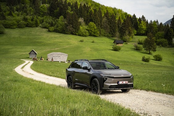bZ4X Touring 2025