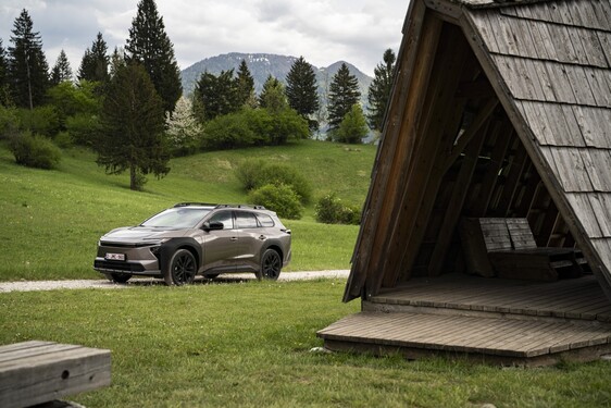 bZ4X Touring 2025