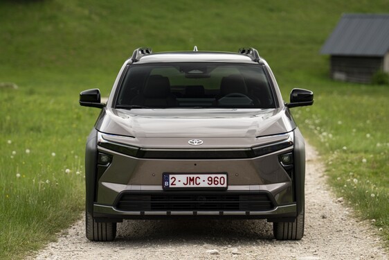bZ4X Touring 2025