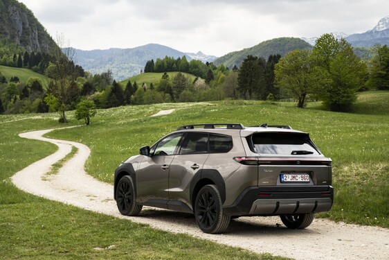 bZ4X Touring 2025