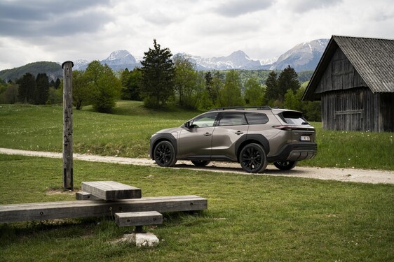 bZ4X Touring 2025