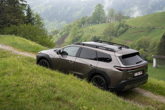 bZ4X Touring 2025