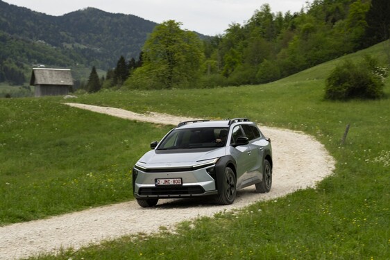 bZ4X Touring 2025