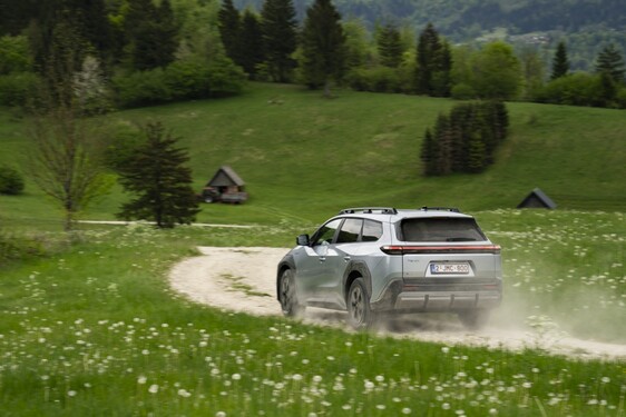 bZ4X Touring 2025