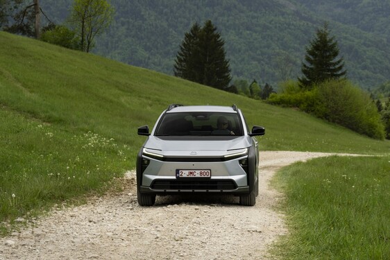 bZ4X Touring 2025