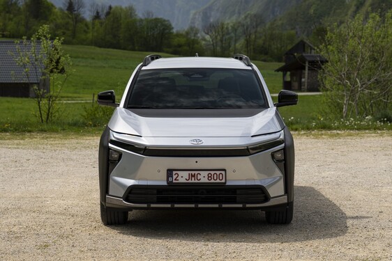 bZ4X Touring 2025