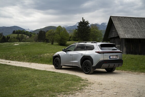 bZ4X Touring 2025